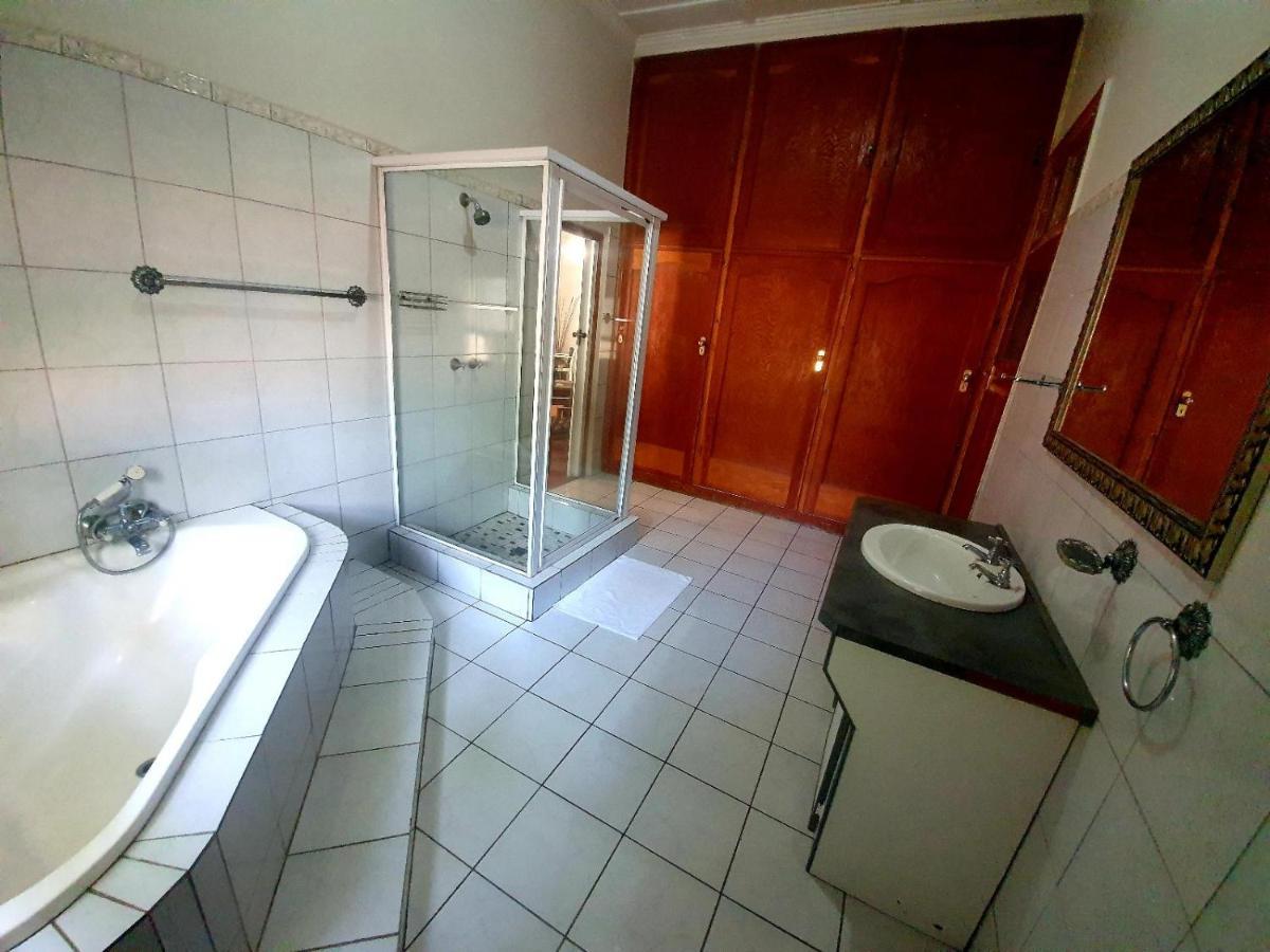 Castello Guesthouse Vryburg מראה חיצוני תמונה