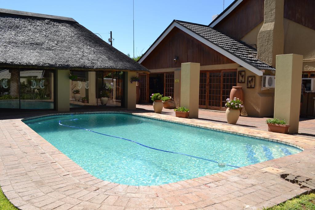 Castello Guesthouse Vryburg מראה חיצוני תמונה